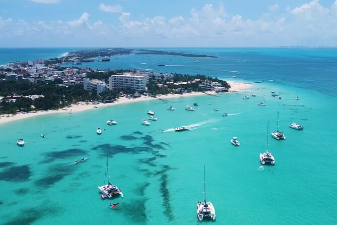2x1 Tour: Isla Contoy, Isla Mujeres, Open Bar, Lunch and Transfers - Open bar and buffet lunch: how to enjoy it without losing the day