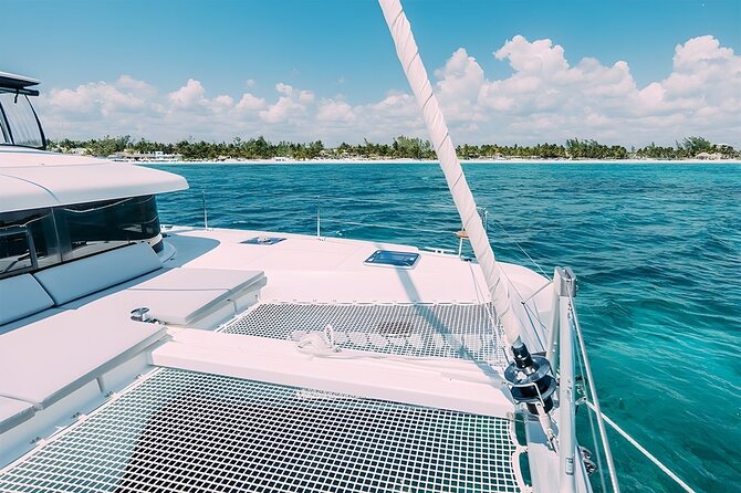 3 Hour Catamaran Experience in a Private 42' Lagoon - Getting to the Marina Bay meeting point and staying comfortable