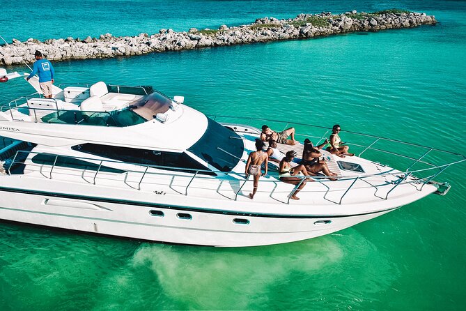 4 Hour - 47' Azimut, Tulum, Playa del Carmen, Riviera Maya - Meeting point at H2OH Sun Cruises: what to know before you go