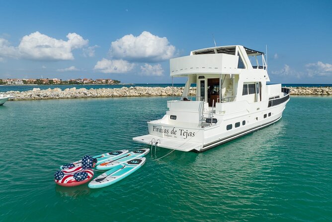 4 Hour - 72' Bruce Roberts, Tulum, Playa del Carmen, Riviera Maya - Lunch and Drinks: Included Food That Keeps the Vibe Going