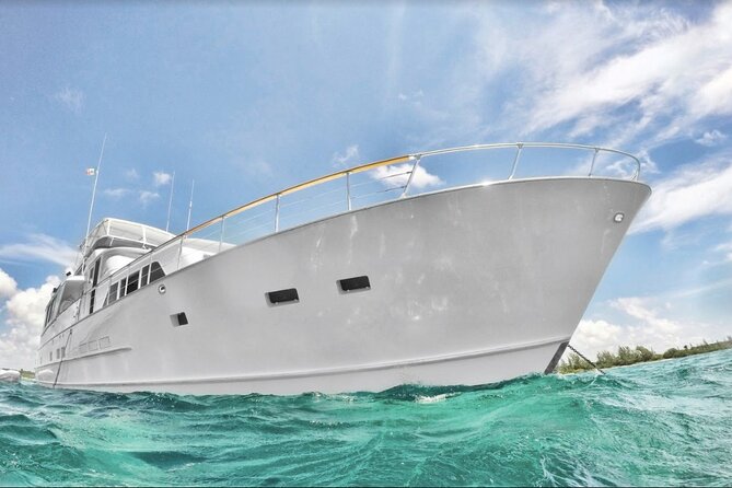4 Hour - 80' Burger, Tulum, Playa del Carmen, Riviera Maya - On-Board Fun: Unlimited Drinks, Lunch, and Karaoke with Lyrics