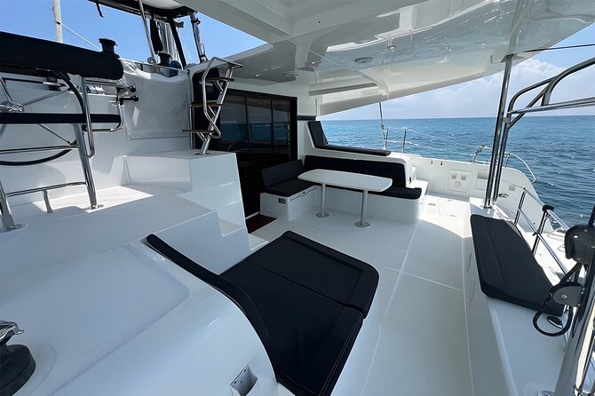 4 Hour Catamaran Experience in a Private 42' Lagoon - From Marina Bay México to Your Catamaran Day on the Water