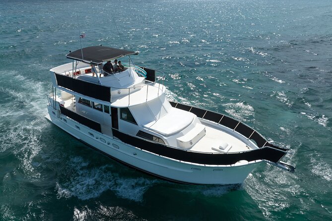 4 Hours - 53' Hatteras - Tulum, Playa Del Carmen, Riviera Maya - Your yacht setup: snacks, drinks, and serious onboard fun