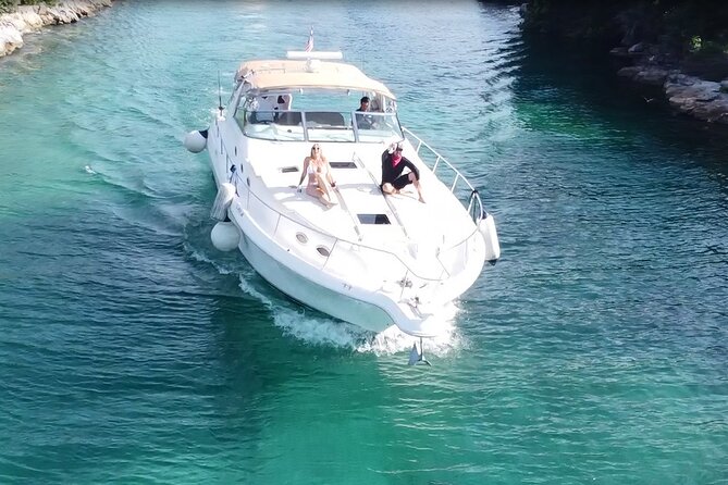 4 hours - Private 48ft Yacht all inclusive in Tulum and Playa del Carmen - Puerto Aventuras: the easy launch for Playa del Carmen yacht days
