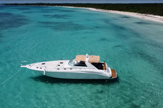 4 hours - Private 48ft Yacht all inclusive in Tulum and Playa del Carmen - A private yacht for up to 14: space, comfort, and the crew effect