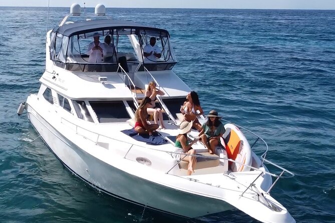 4 hours snorkel & beach tour - Private Yacht 47 ft - Route choice: coral reef with a cenote-and-beach vibe