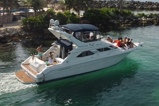 4 hours snorkel & beach tour - Private Yacht 47 ft - What snorkeling gear and “included water toys” mean for you