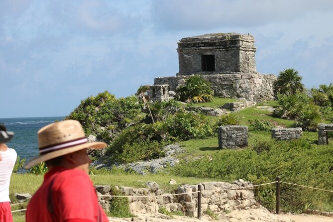 4x1 Explore TULUM Coba, Cenote and Mas, with transportation + Lunch. - Lunch + Playa Constituyentes: downtime that keeps the day from burning you out