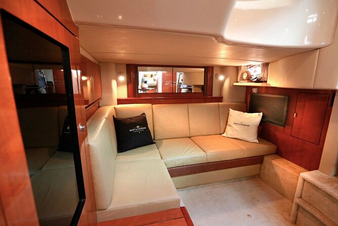 5H Private Lux 40' Yacht All Inclusive - Tulum & Playa del Carmen - Unlimited drinks and the crew keeps it moving