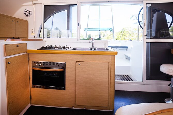 8H 38' Catamaran All-Incl. to Cozumel in Tulum & Playa del Carmen - Crew That Keeps the Day Fun: Names, Energy, and Attention