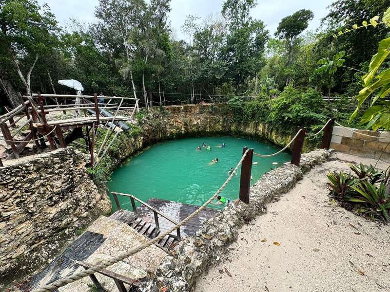 Air & Water Tour - Food and drinks: included fajitas and water, plus a vegetarian option