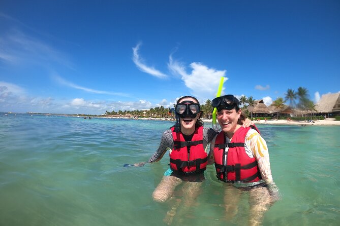 Akumal Turtles Snorkeling and GoPro pictures - Guide-led snorkeling: how Fernando, Carlos, and Fabien/Fabian can change your trip