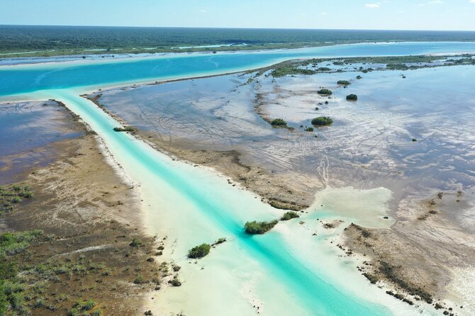 Bacalar Legends and Colors - Guides That Make It Work: Tomás and Andres on the Day
