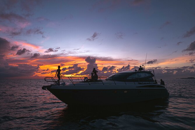 Cancun: 4-Hour All Inclusive Luxury Yacht – 50' Cranchi - Crew energy: smooth sailing and food that lands well