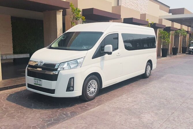 Cancun Airport: Private Transfers From/To Akumal Half Moon Bay - Vehicles and Families: Sedans, Vans, and Infant Seats on Request