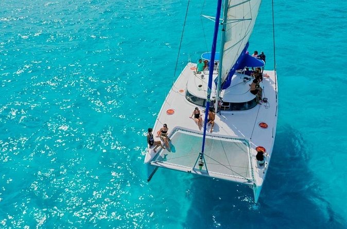 Catamaran Tour to Isla Mujeres Snorkeling with Buffet and Open Bar - Food and comfort: what you can count on, and what you should pack