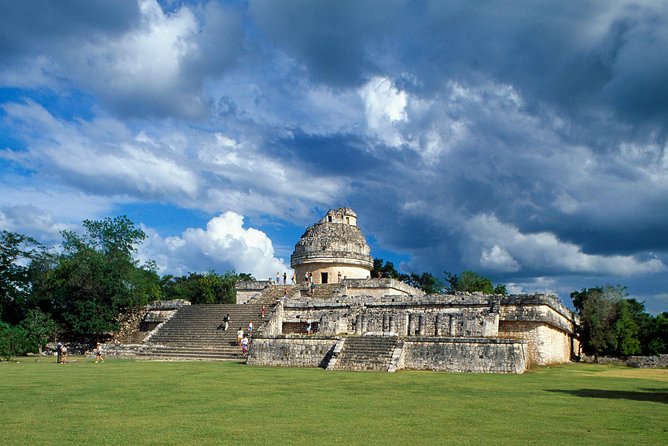 Chichen Itzá, Cenote Ik Kil, Valladolid Premium Reduced Group - Ik Kil Cenote: Swim Time, Locker Setup, and Lunch