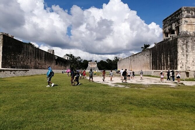 Chichen Itza Deluxe, 2 Cenotes tour From Playa del Carmen - Food and drinks: box lunch and buffets, plus what to do if it’s not great