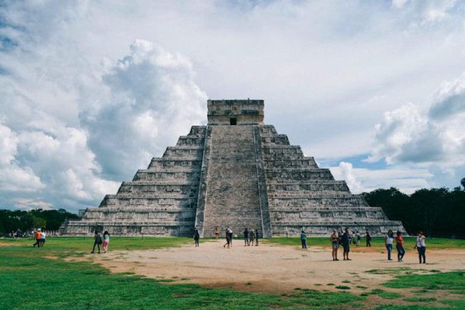 Chichen Itza the Mayan Wonder Tour from Cancun and Riviera Maya - The Mayan purification ceremony: a meaningful moment if you treat it with care
