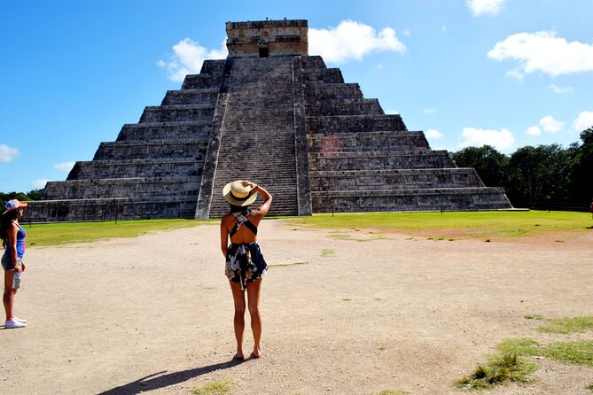 Chichen Itza with Lunch and Cenote from Riviera Maya - Valladolid town stop: pretty quick, and sometimes more about stops than wandering