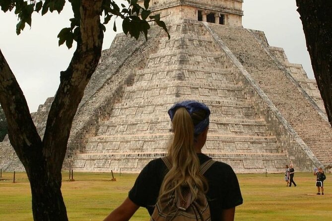 Chichen Itza, Yucatecan Buffet, Cenote Saamal and Valladolid - Chichén Itzá: guided learning, then real photo time