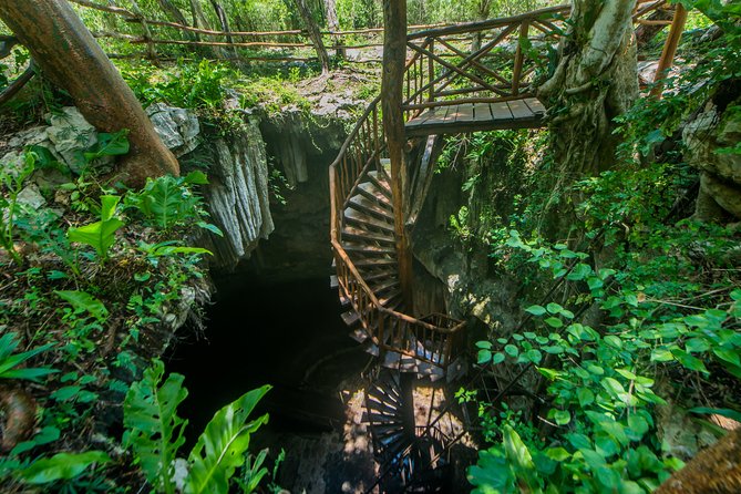 Choose your experience to live in Los 7 Cenotes San Gerónimo - The Cave-Type Cenote: Instructions, Gear, and a Real Moment