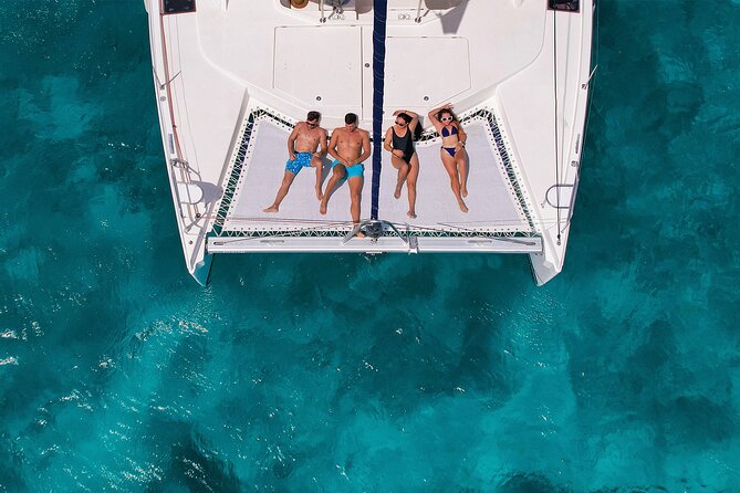 Cozumel Luxury Sailing & Snorkeling with Lunch and Open Bar Onboard - Luxury Catamaran Vibes: Staff, Sailing, and the Open Bar