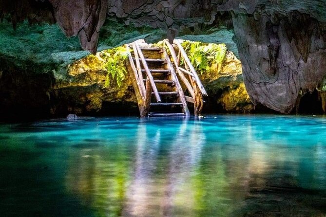 Explore Tulum Tour to Cenote and Ruins - Entering Tulum Archaeological Site with your own exploration time