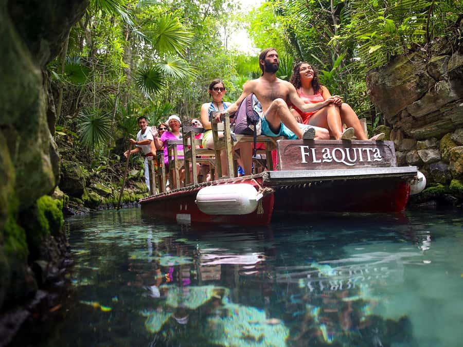 From Riviera Maya: Complete Combo to Xcaret Park! - Food and Extras: Where Your Budget Can Surprise You