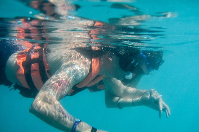 Full-Day Sailing Trip to Mujeres Island from Playa del Carmen - Lunch at the Private Beach Club: Buffet Value, Crowd Reality