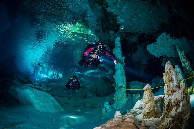 Go for 2 dives in cenote Dos ojos for certified divers - Small Group Size (Up to 4) and the Instructor Experience