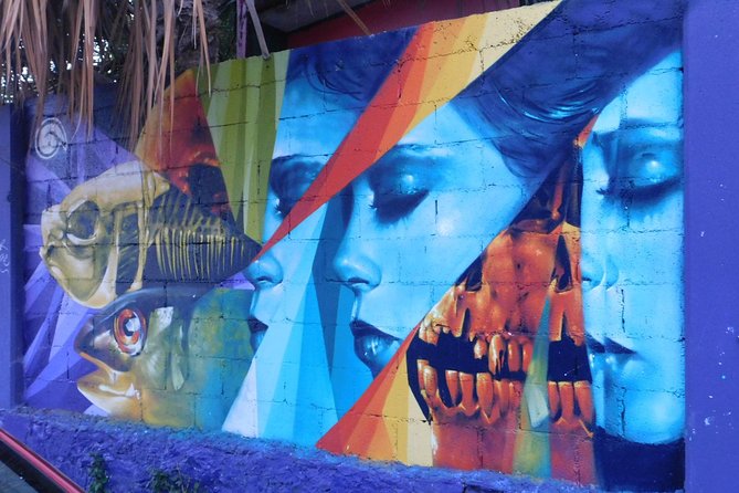 Graffitis & Munchies biketour Playa del Carmen - Stop 3: Quinta Avenida (5th Avenue) and the Street Art You Might Miss