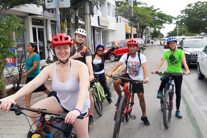 Graffitis & Munchies biketour Playa del Carmen - The Small Group Factor: Why Four People Changes the Whole Tour