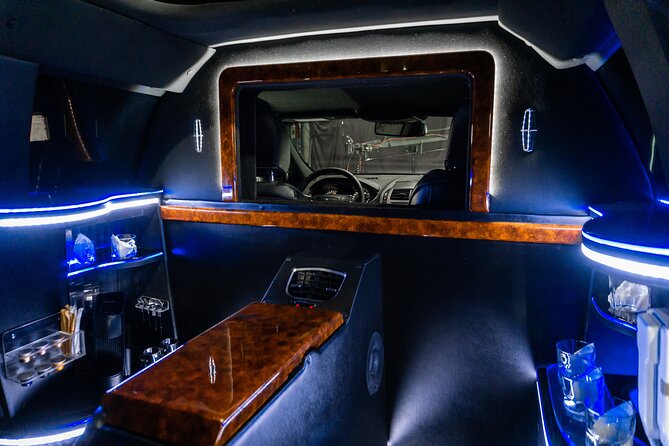 Lincoln Stretch Limo from Tulum to Cancun Airport - The drop-off plan: making the last mile to check-in easier