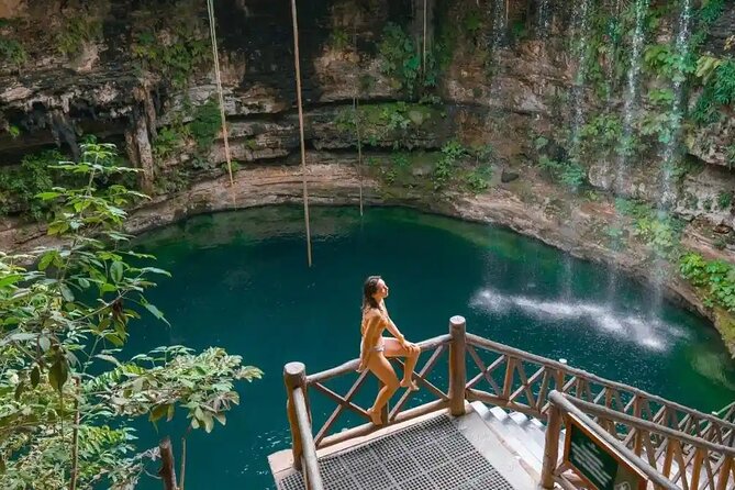 Luxury Chichen Itza Full-Day Adventure from Tulum City - Food, drinks, and the pace of a small-group tour