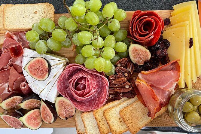 Luxury picnic on the beach - The menu: charcuterie, seasonal fruit, wine, and homemade kombucha