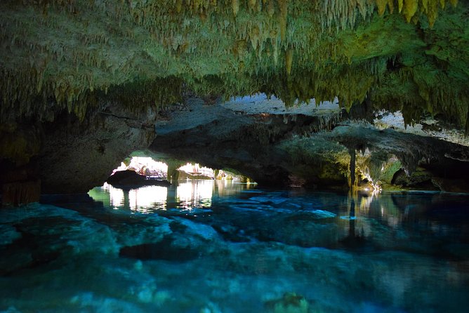 Mayan Adventure Snorkeling Tour from Cancun - Buffet lunch: Fuel up in a screened lunch stop