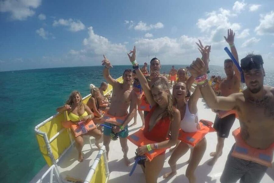 PDC: Isla Mujeres Catamaran Tour with Snorkeling - Downtown Isla Mujeres: 90 Minutes to Shop, Snack, and Feel the Local Pace