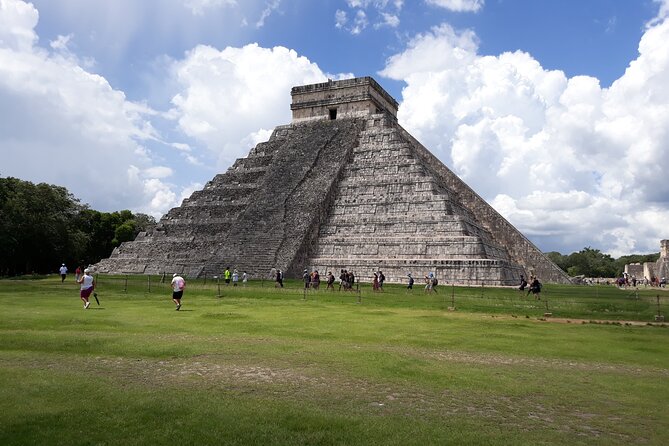 Playa del Carmen to Chichen-Itza up to 13 pax - Private Transfer - Arriving at Chichen Itza: what your day feels like when transport is handled