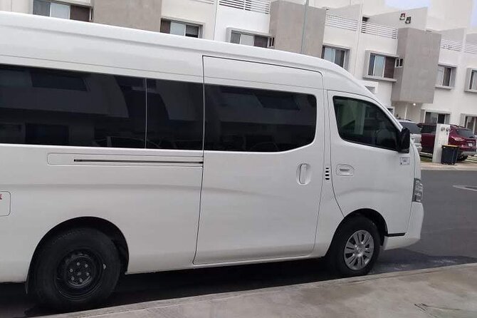 Private Transfer from Playa del Carmen to Cancun International Airport - The 40-Minute Ride: Why Timing Feels Easier Here