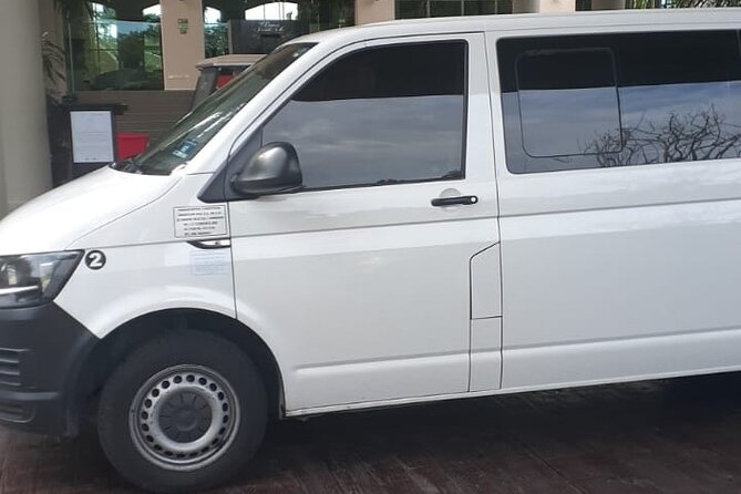 Private transportation CUN Airport-Tulúm Center & Hotel Zone - Comfort Details: Air-Conditioning, Bottled Water, and Cleanliness