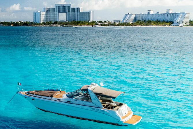 Private Yacht Rental Cancun Up to 15 passengers Isla Mujeres - Step aboard: the 42-foot Sundancer experience in Cancun