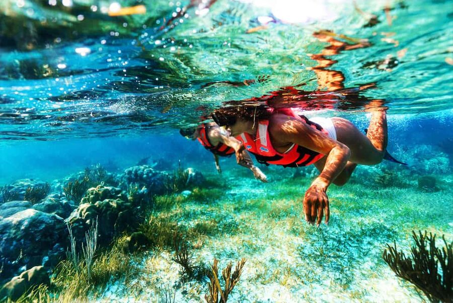Puerto Morelos: National Reef Park Snorkeling & Beach Lunch - Gear rules that actually matter: reef tax, lockers, sunscreen, and camera restrictions