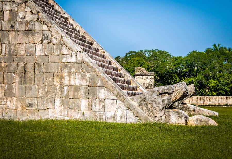 Riviera Maya: Tour to Cobá and Chichén Itzá with a Cenote and optional lunch - Chichén Itzá: why your guide timing and storytelling matter