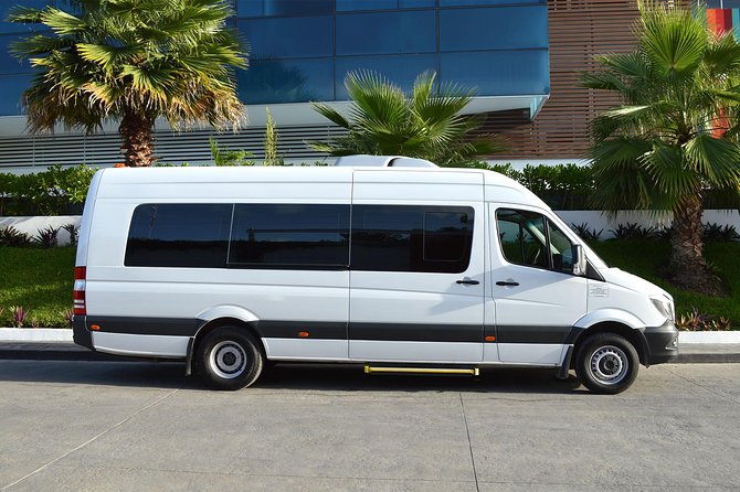 Shared Transportation, International Airport to Playa Del Carmen Hotels - Where to meet your Nexus Tours driver at Cancun (and avoid the wrong van)