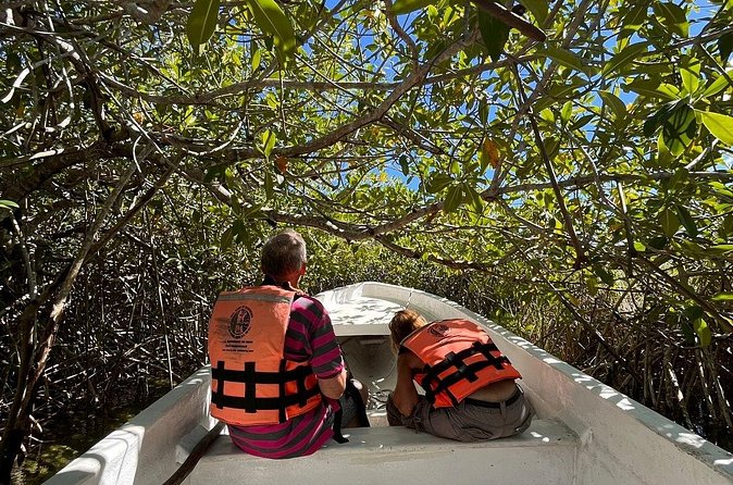 Sian Ka'an Biosphere Reserve Guided Tour - Lunch, photos, and the human touches with Eduardo