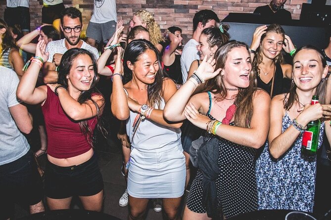 Social Pubcrawl Barcrawl Tulum - Timing and Walking: When 5.5 Hours Feels Just Right