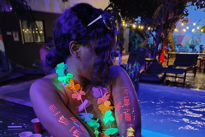 Social PubCrawl Playa del Carmen - Stop 2: Maui Hostel Rooftop for Free Shot, Discounts, and Team Games