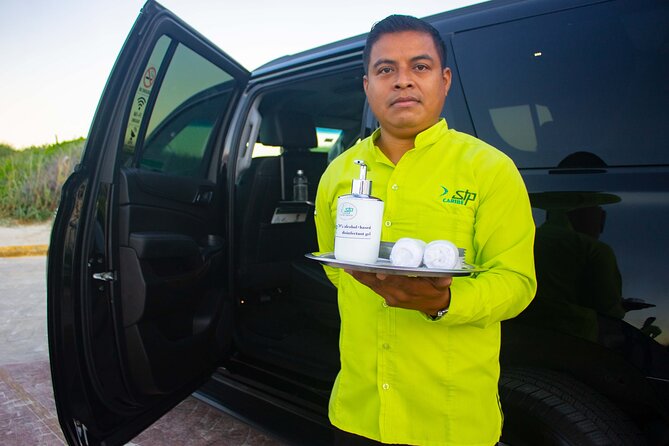Suv departures from Playa del Carmen to Cancun Airport - Pickup in the hotel lobby: where good service starts