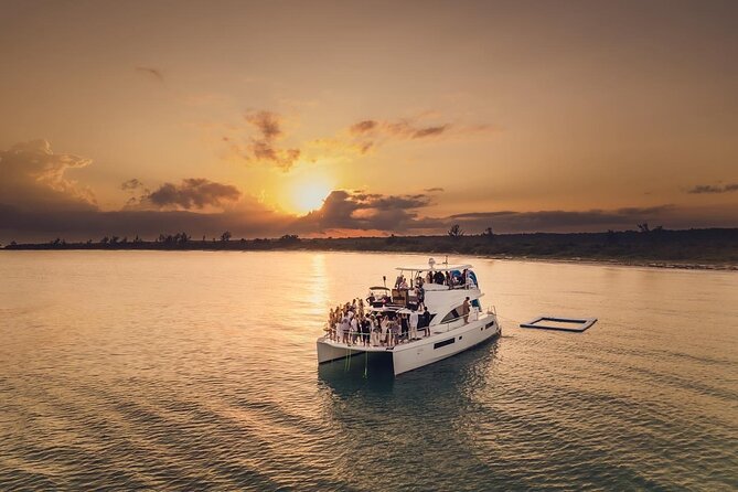 Tulum All Inclusive DJ Party – 51' Leopard PowerCat 4h - Crew vibe: service that makes the party feel easy